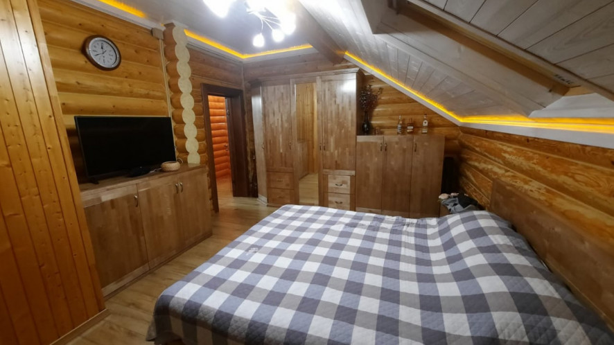 Спальный гарнитур из натурального дерева Вермонт с подъёмным механизмом, массив сосны, цвет коричневый 1, мебель изготовлена по индивидуальному проекту, изделие укомплектовано матрасом с ортопедическим эффектом. Спальный гарнитур из натурального дерева Вермонт с подъёмным механизмом, массив сосны, цвет коричневый 1, мебель изготовлена по индивидуальному проекту, изделие укомплектовано матрасом с ортопедическим эффектом.