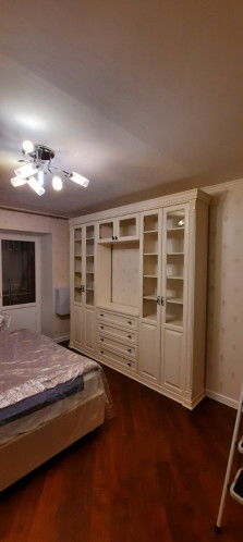 Шкаф с нишей под телевизор из натурального дерева из серии Пальма, массив берёзы, цвет белая эмаль. Шкаф с нишей под телевизор из натурального дерева из серии Пальма, массив берёзы, цвет белая эмаль.